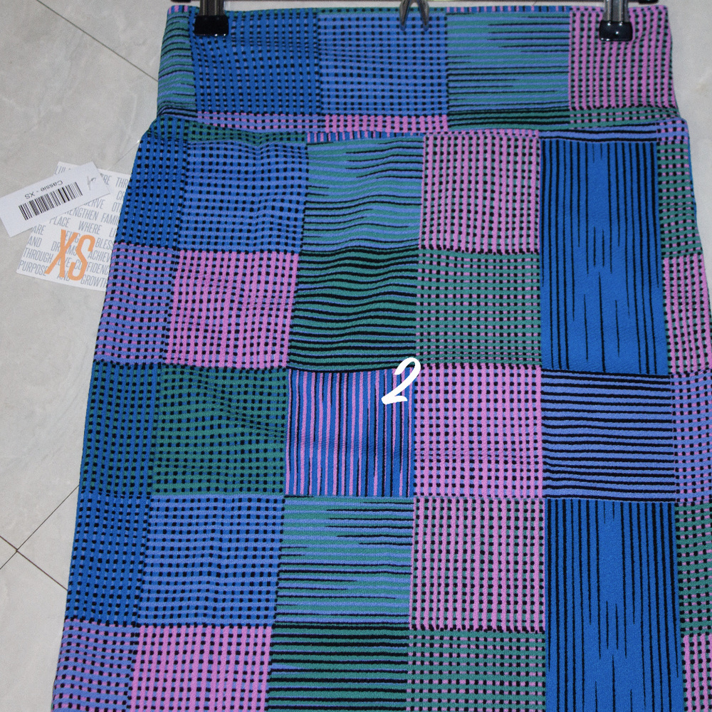 LuLaRoe Cassie XS skirts - Picture 8 of 8